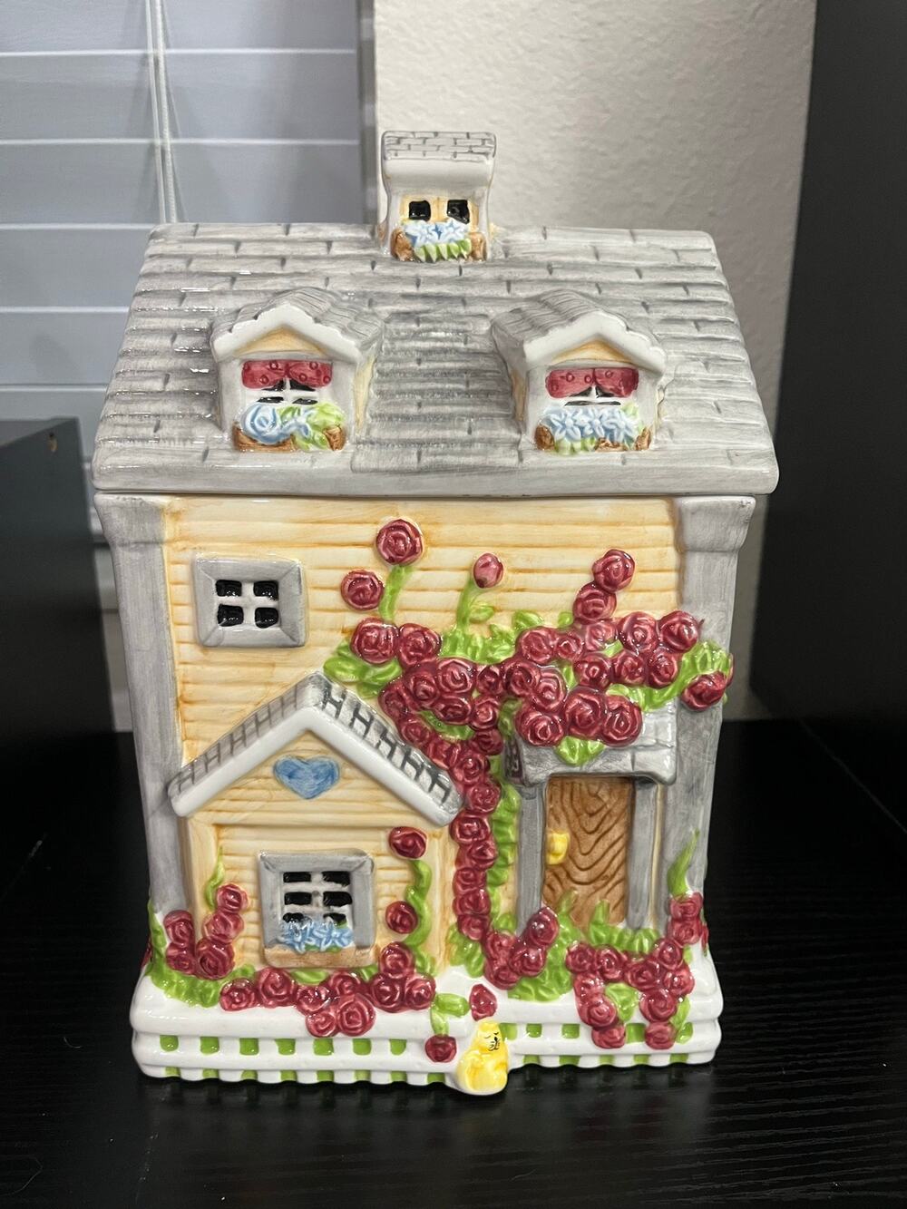 Vintage International Art Lil Cookie House Ceramic Cookie Jar Victorian Cottage